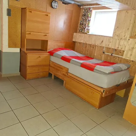 Appartamento Gaestezimmer Monika Fuer Radtouristen, Geschaeftsreisende Und Monteure Mit Eigenem Bad Im Souterrain *