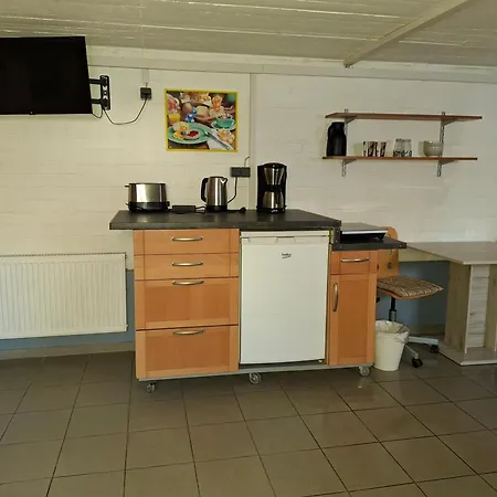 Apartament Gaestezimmer Monika Fuer Geschaeftsreisende Und Monteure Mit Eigenem Bad Im Souterrain