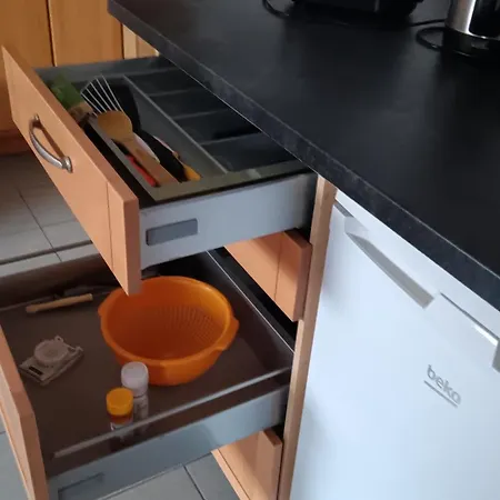 Gaestezimmer Monika Fuer Geschaeftsreisende Und Monteure Mit Eigenem Bad Im Souterrain Apartament *